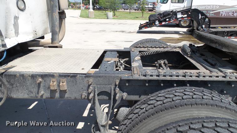 image for item DE0169 2007 International 9400i semi truck