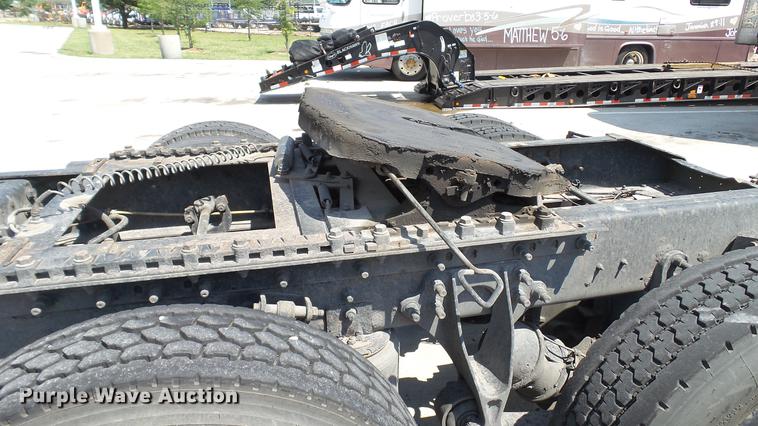 image for item DE0169 2007 International 9400i semi truck