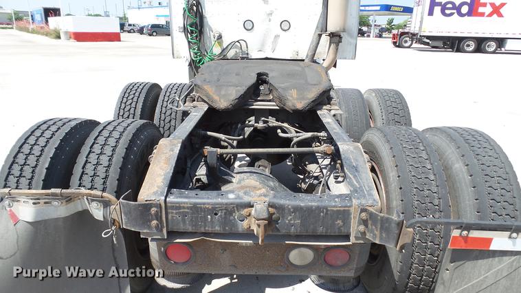 image for item DE0169 2007 International 9400i semi truck