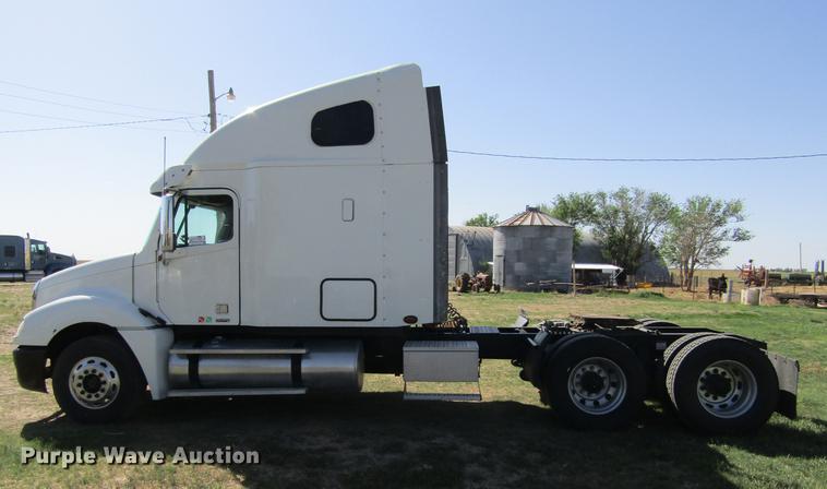 image for item DE6818 2007 Freightliner Columbia semi truck