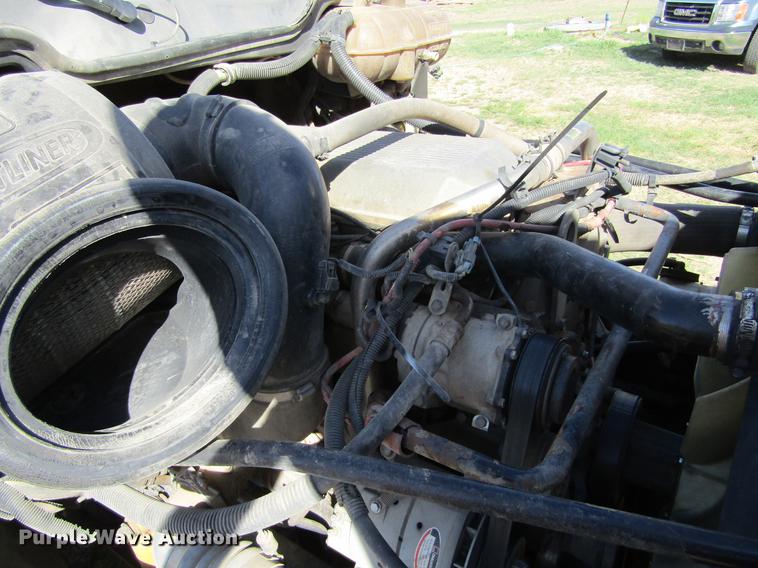 image for item DE6818 2007 Freightliner Columbia semi truck