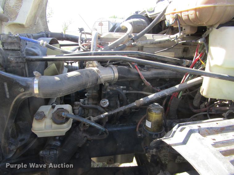 image for item DE6818 2007 Freightliner Columbia semi truck