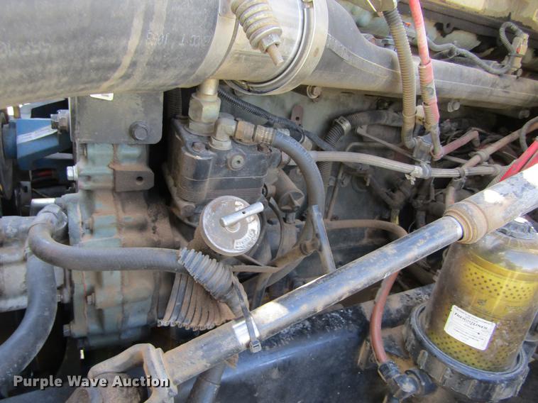image for item DE6818 2007 Freightliner Columbia semi truck