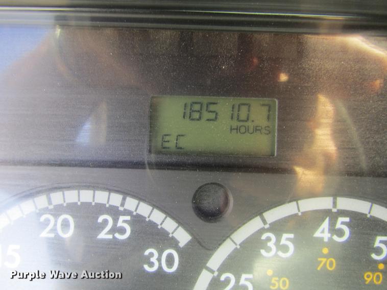 image for item DE6818 2007 Freightliner Columbia semi truck