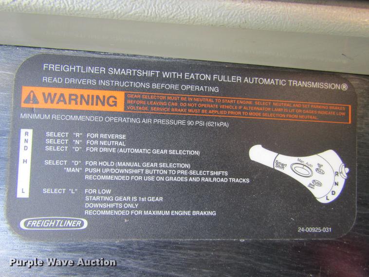 image for item DE6818 2007 Freightliner Columbia semi truck