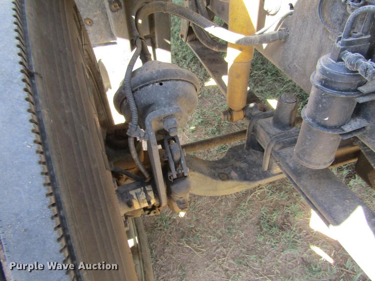 image for item DE6818 2007 Freightliner Columbia semi truck