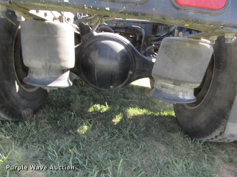 image for item DE6818 2007 Freightliner Columbia semi truck