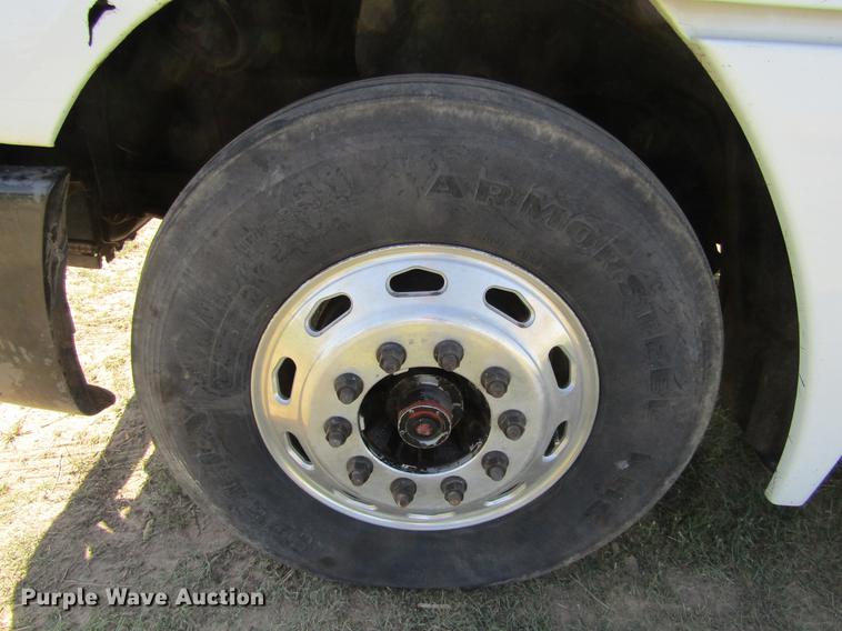 image for item DE6818 2007 Freightliner Columbia semi truck