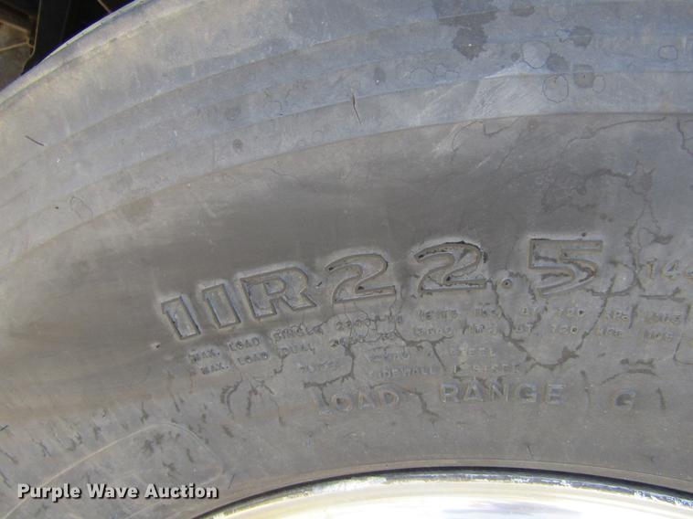 image for item DE6818 2007 Freightliner Columbia semi truck