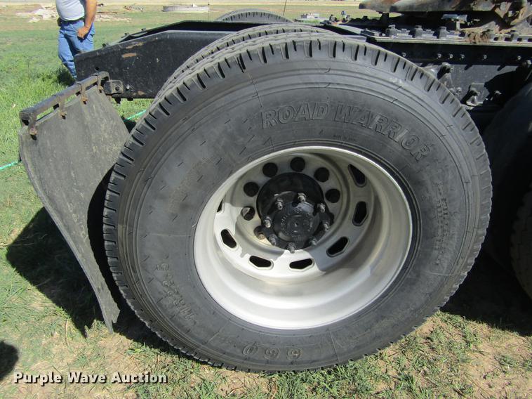 image for item DE6818 2007 Freightliner Columbia semi truck