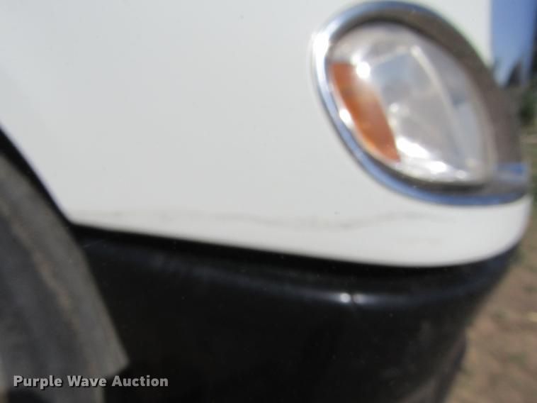 image for item DE6818 2007 Freightliner Columbia semi truck