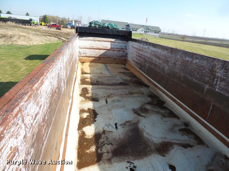 image for item DV9707 1981 Stec Load Line end dump trailer