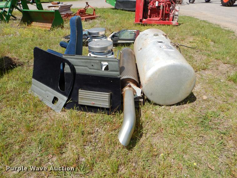 image for item EI9135 Peterbilt truck parts