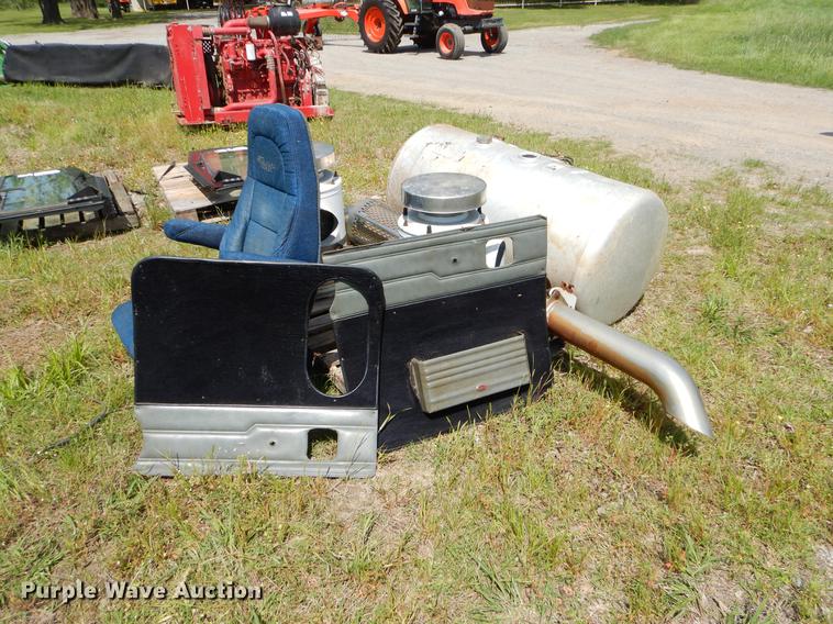 image for item EI9135 Peterbilt truck parts