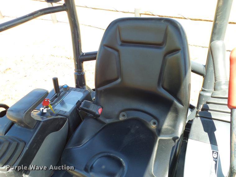 image for item DD1264 2012 John Deere 17D mini excavator