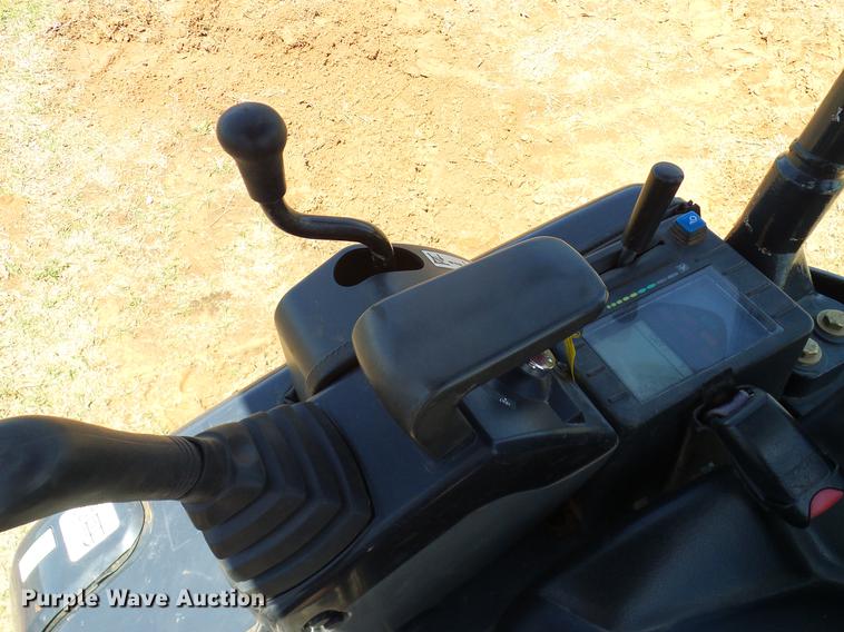 image for item DD1264 2012 John Deere 17D mini excavator