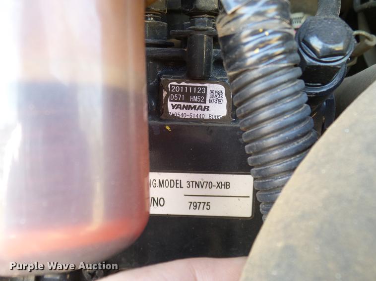 image for item DD1264 2012 John Deere 17D mini excavator