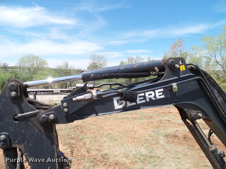 image for item DD1264 2012 John Deere 17D mini excavator