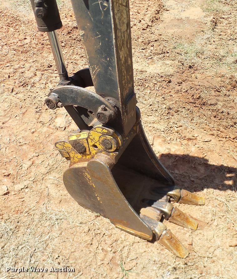 image for item DD1264 2012 John Deere 17D mini excavator