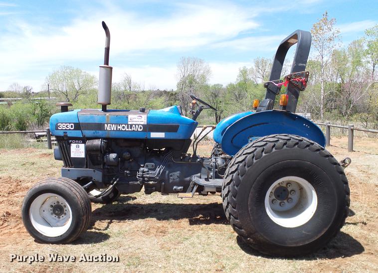 image for item DD1265 1997 New Holland 3930 tractor
