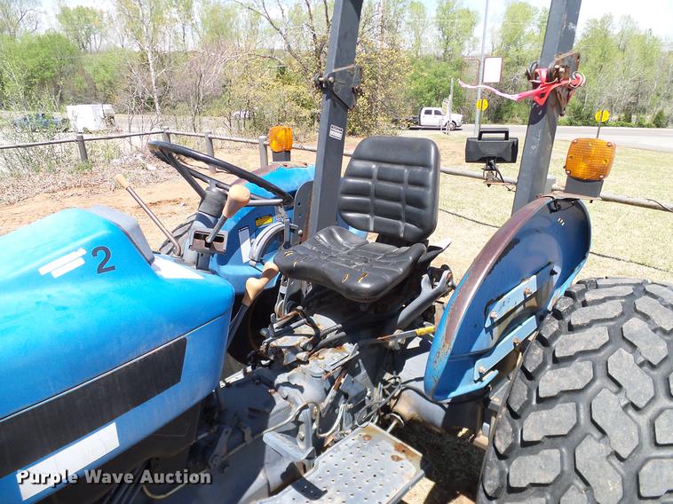 image for item DD1265 1997 New Holland 3930 tractor