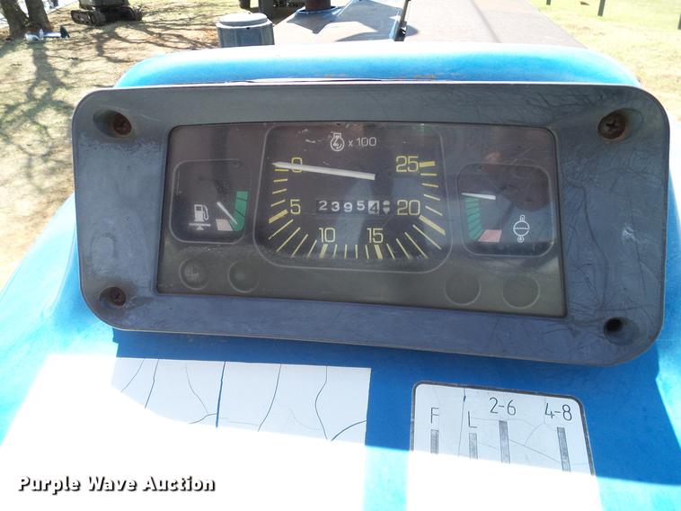 image for item DD1265 1997 New Holland 3930 tractor