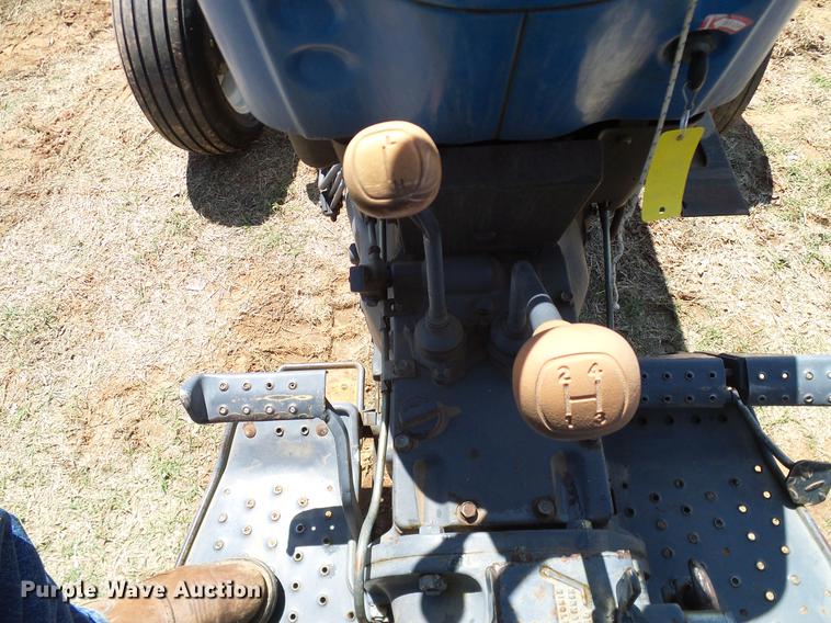 image for item DD1265 1997 New Holland 3930 tractor