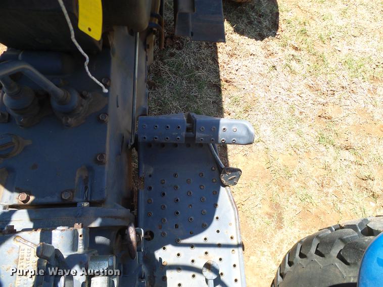 image for item DD1265 1997 New Holland 3930 tractor