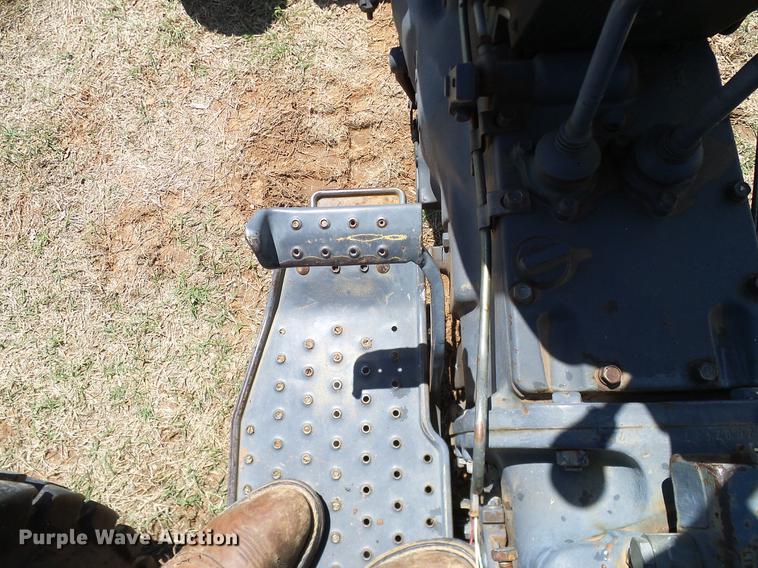 image for item DD1265 1997 New Holland 3930 tractor