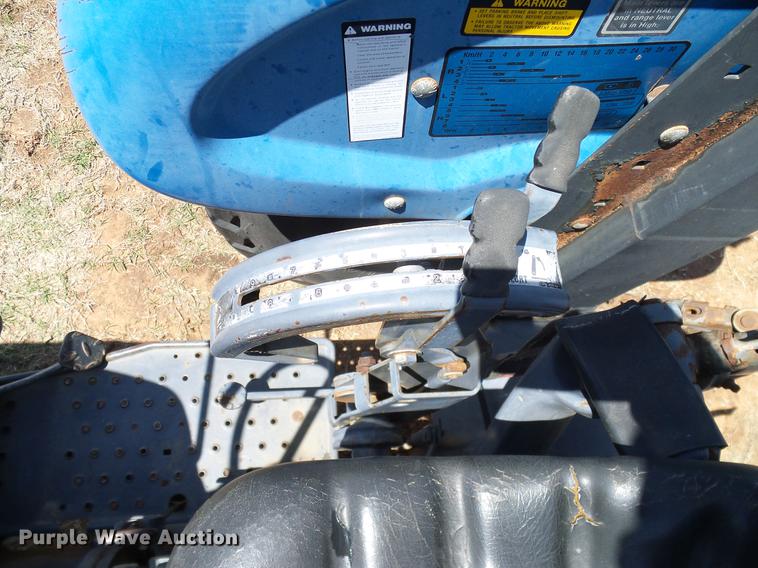 image for item DD1265 1997 New Holland 3930 tractor
