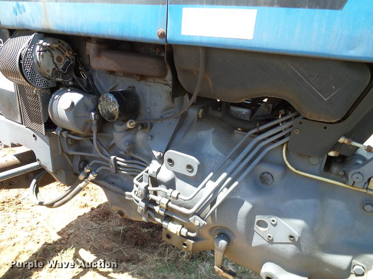 image for item DD1265 1997 New Holland 3930 tractor