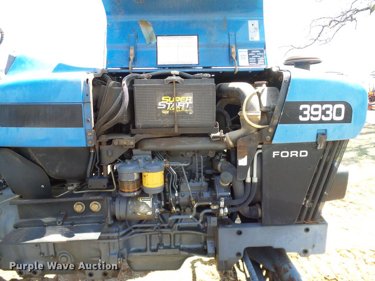 image for item DD1265 1997 New Holland 3930 tractor