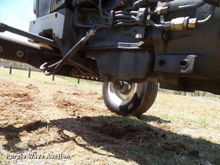 image for item DD1265 1997 New Holland 3930 tractor