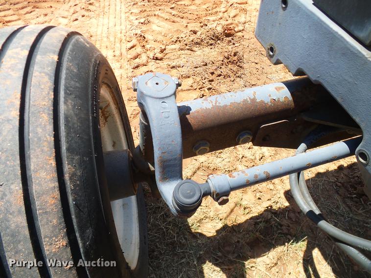 image for item DD1265 1997 New Holland 3930 tractor