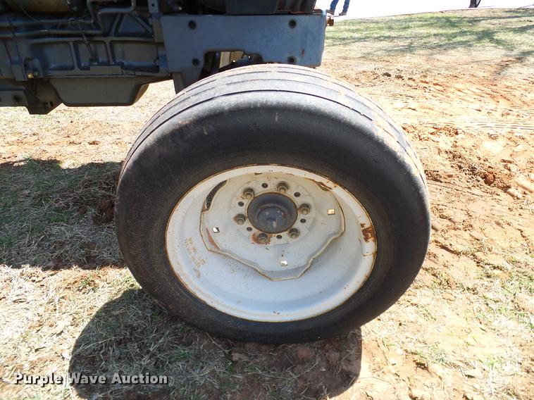 image for item DD1265 1997 New Holland 3930 tractor