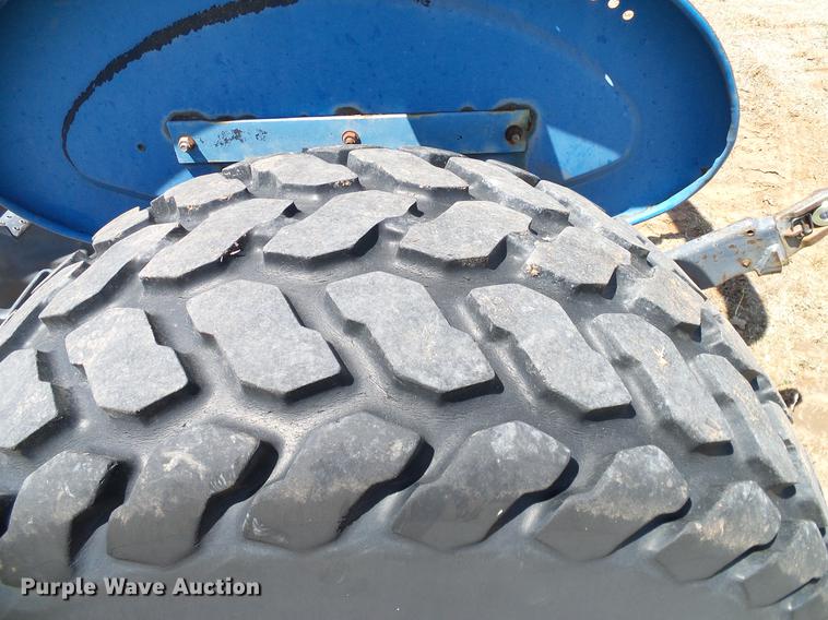 image for item DD1265 1997 New Holland 3930 tractor