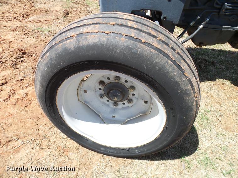 image for item DD1265 1997 New Holland 3930 tractor