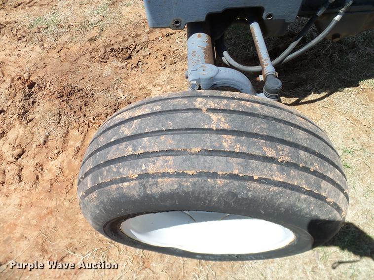 image for item DD1265 1997 New Holland 3930 tractor