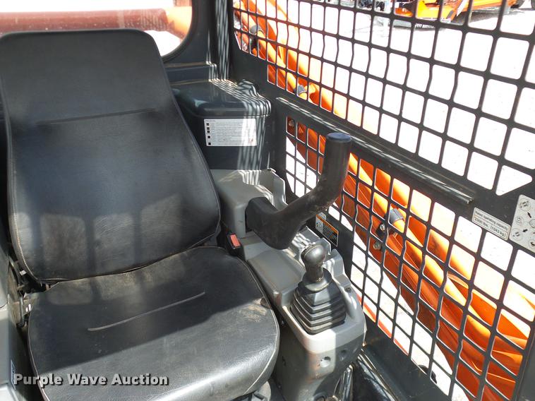 image for item DD1266 2014 Kubota SVL75-2 skid steer
