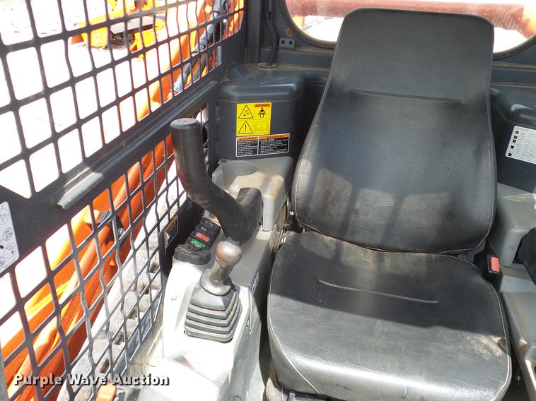 image for item DD1266 2014 Kubota SVL75-2 skid steer