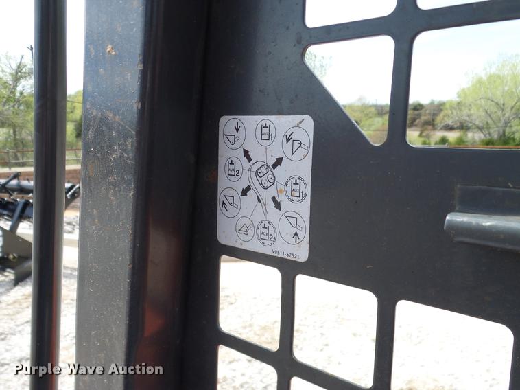 image for item DD1266 2014 Kubota SVL75-2 skid steer