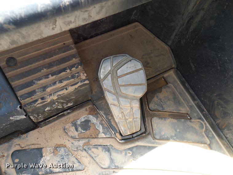 image for item DD1266 2014 Kubota SVL75-2 skid steer