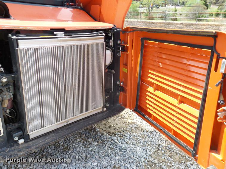 image for item DD1266 2014 Kubota SVL75-2 skid steer