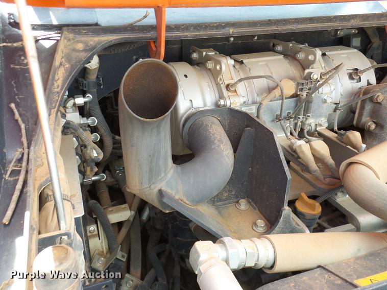 image for item DD1266 2014 Kubota SVL75-2 skid steer