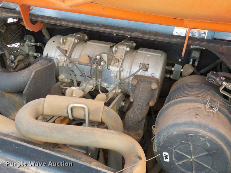 image for item DD1266 2014 Kubota SVL75-2 skid steer