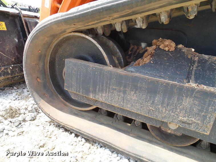 image for item DD1266 2014 Kubota SVL75-2 skid steer