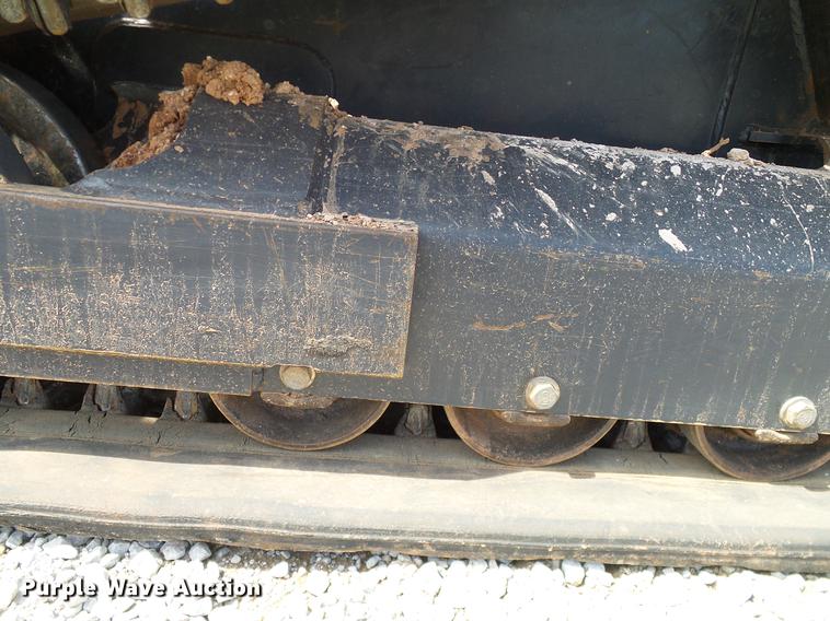 image for item DD1266 2014 Kubota SVL75-2 skid steer