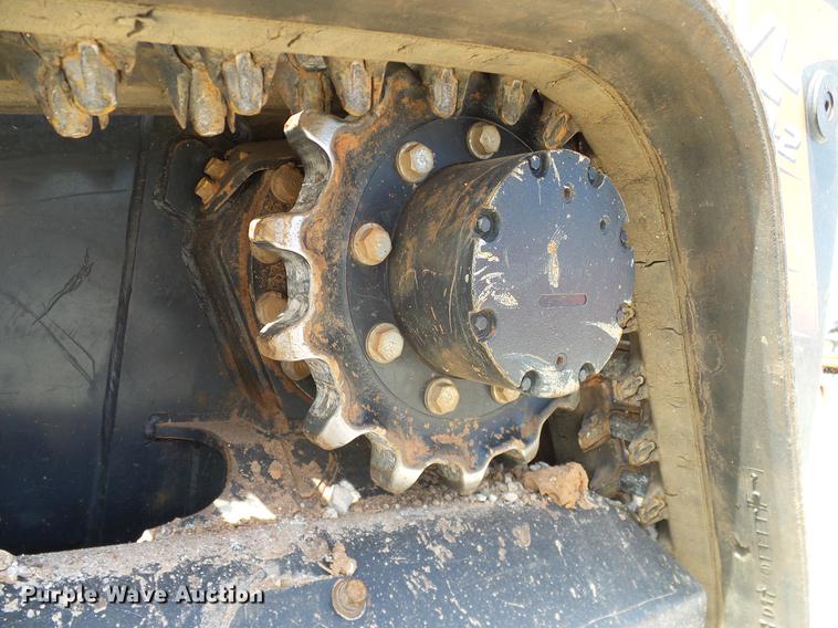 image for item DD1266 2014 Kubota SVL75-2 skid steer