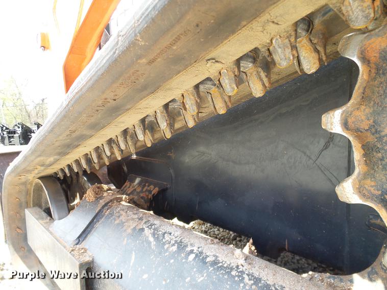 image for item DD1266 2014 Kubota SVL75-2 skid steer