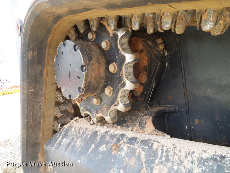 image for item DD1266 2014 Kubota SVL75-2 skid steer